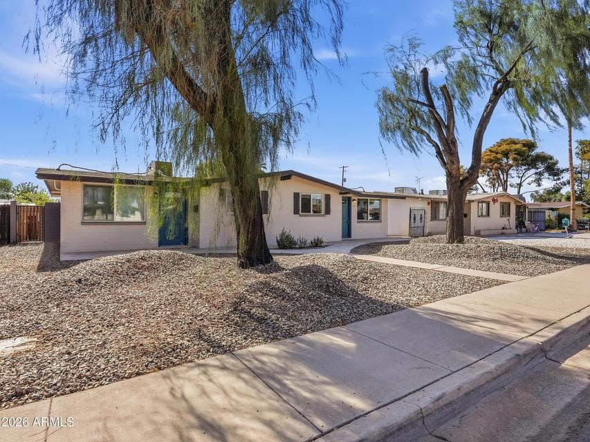 730 N DELAWARE Street, Chandler, AZ 85225 — photo 1 of 33
