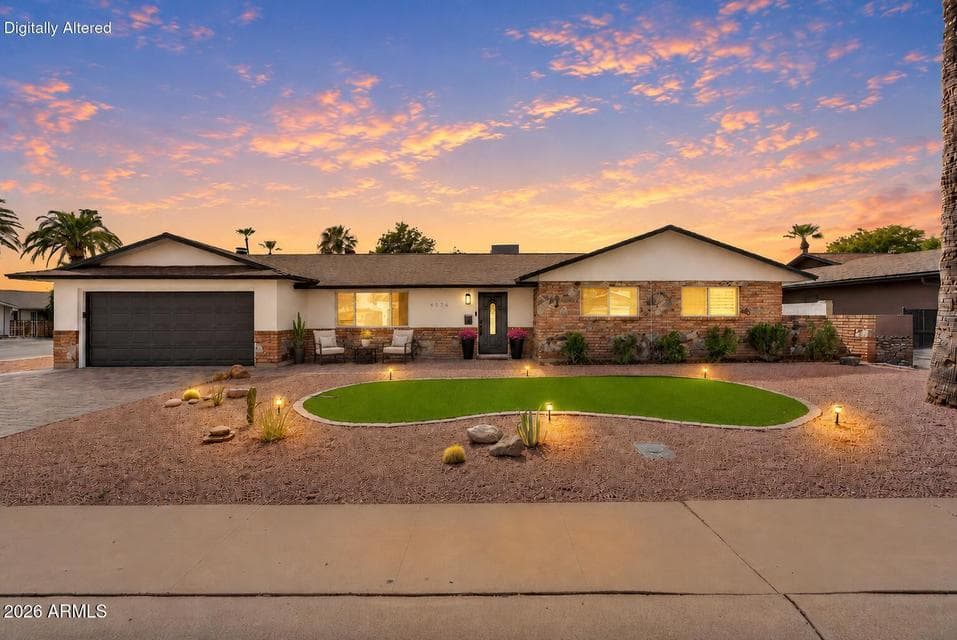 Ranch style, corner lot, cul de sac home