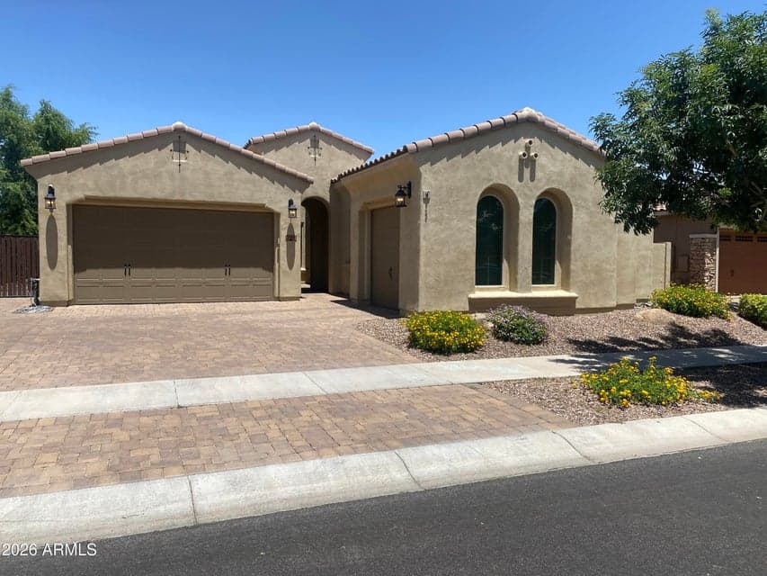 2948 E MAPLEWOOD Street, Gilbert, AZ 85297 — photo 1 of 33
