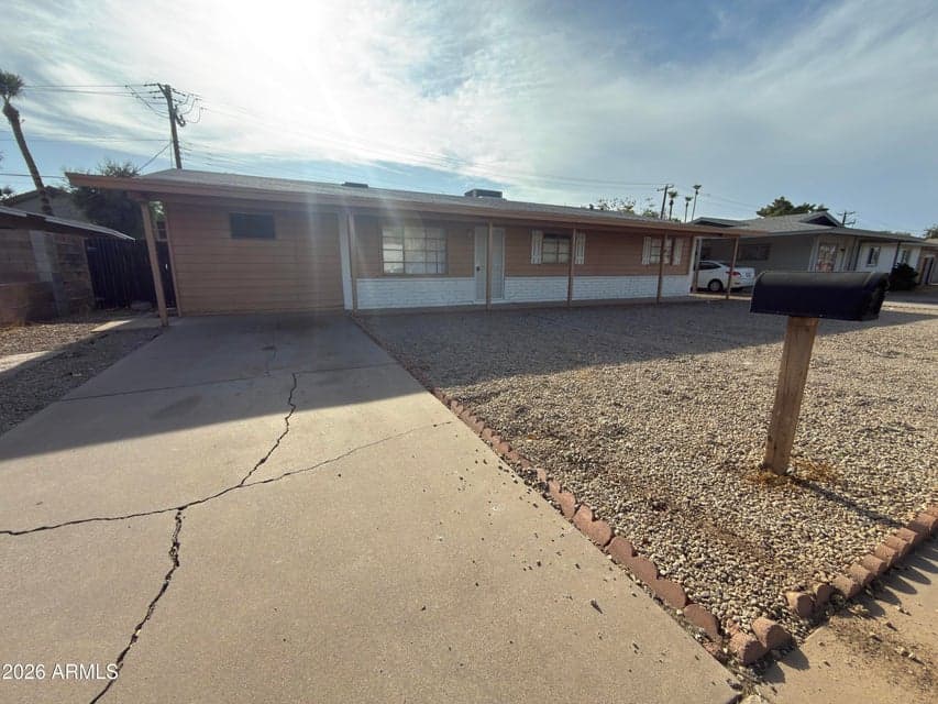 7010 N 34TH Avenue, Phoenix, AZ 85051 — photo 1 of 22