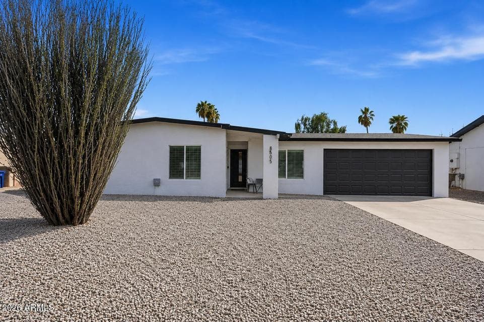 5529 W ANGELA Drive, Glendale, AZ 85308 — photo 1 of 21