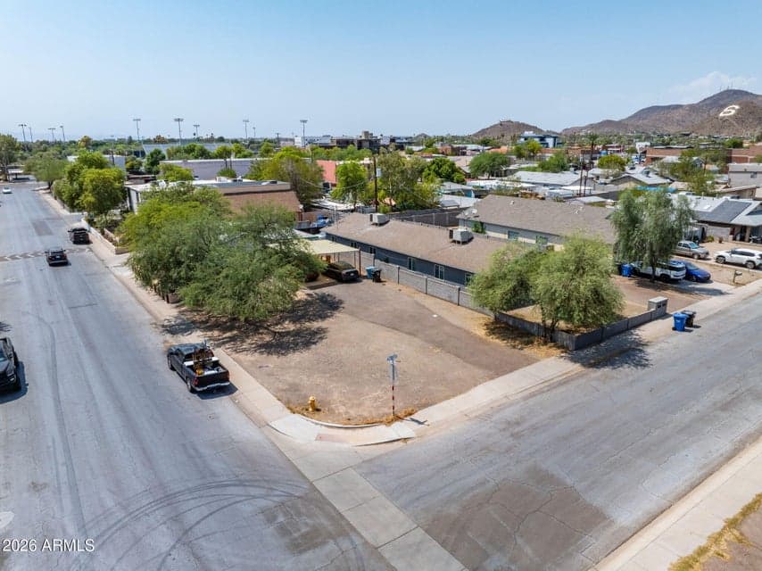 120 E Alice Avenue 24, Phoenix, AZ 85020 — photo 1 of 11