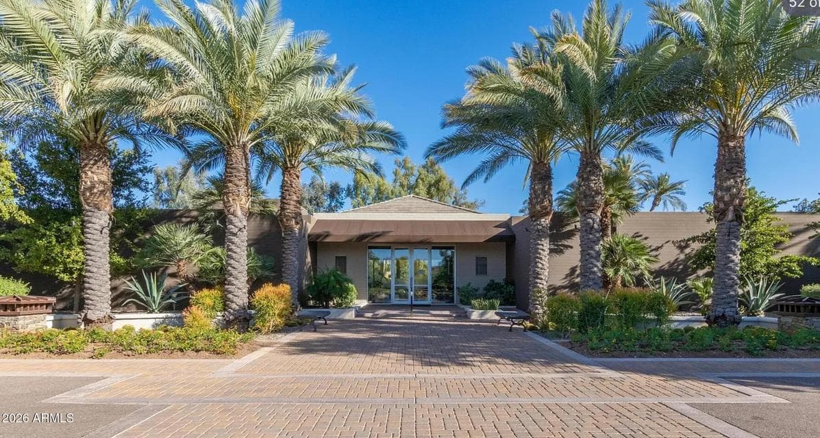 7272 E GAINEY RANCH Road 75, Scottsdale, AZ 85258 — photo 1 of 42