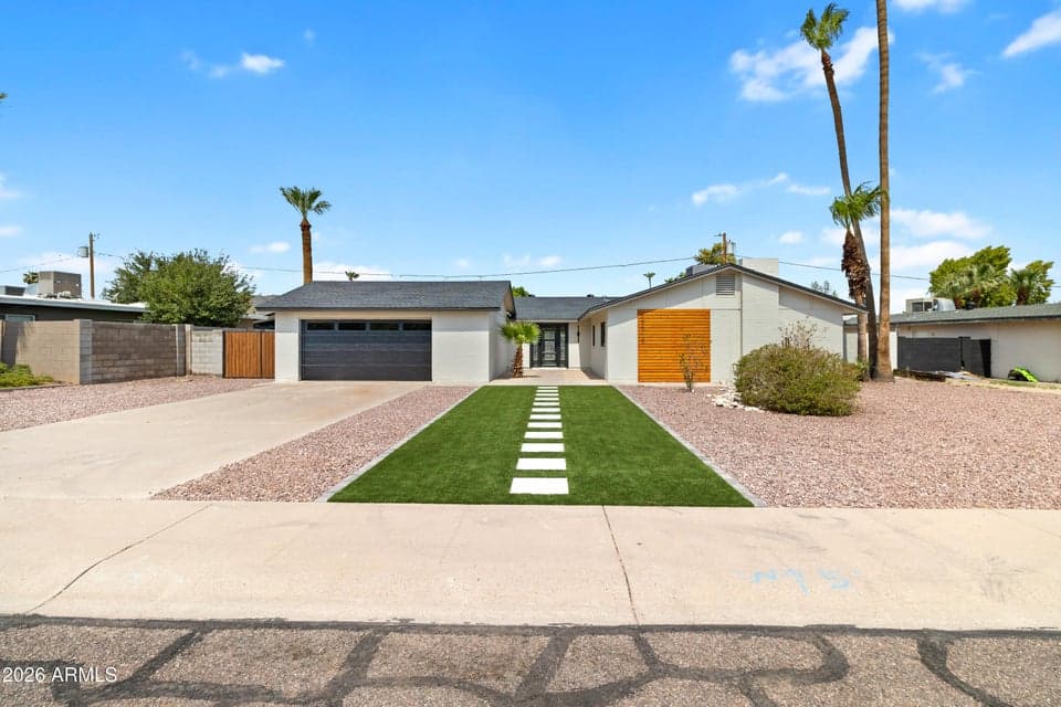 10010 N 29TH Street, Phoenix, AZ 85028 — photo 1 of 17