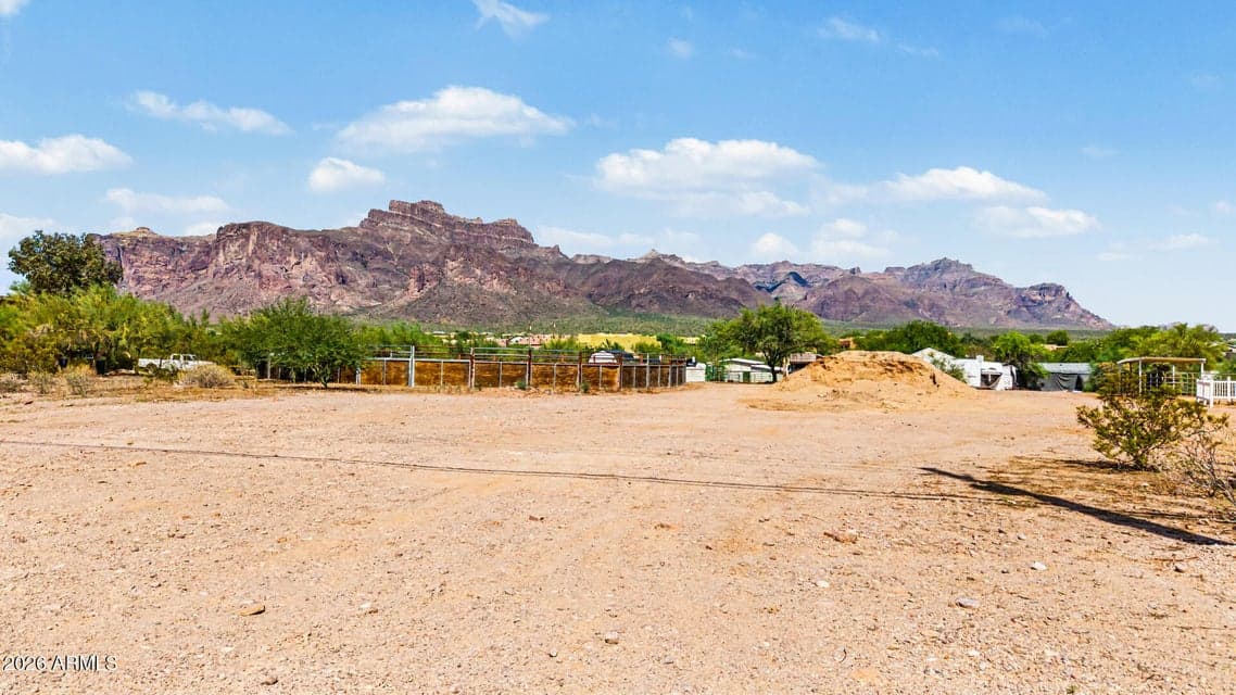 319 S MULESHOE Road 016D, Apache Junction, AZ 85119 — photo 1 of 12