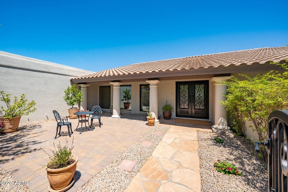 4554 E ONYX Avenue, Phoenix, AZ 85028 — photo 1 of 43