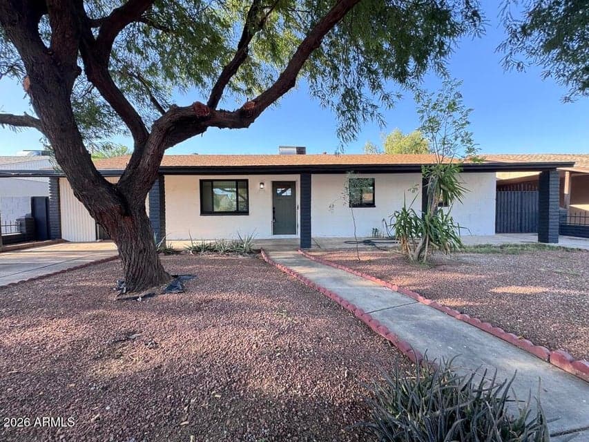5028 W KRALL Street, Glendale, AZ 85301 — photo 1 of 23