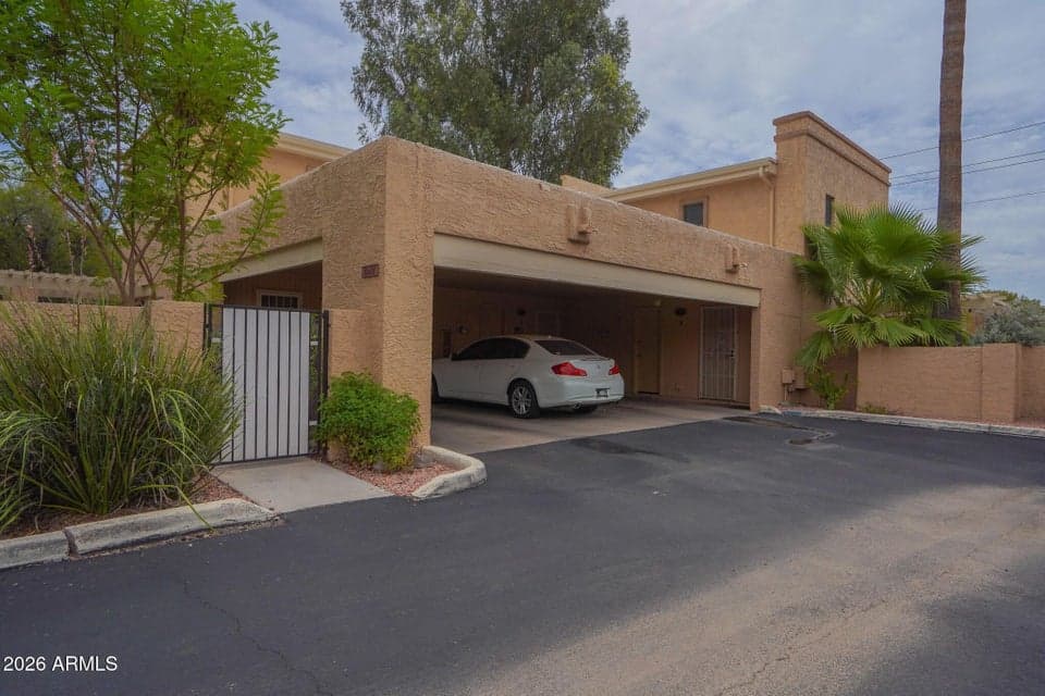 10407 N 10TH Place 1, Phoenix, AZ 85020 — photo 1 of 27