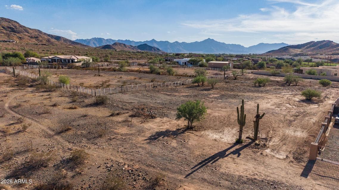 10615 S 33RD Drive -, Laveen, AZ 85339 — photo 1 of 20