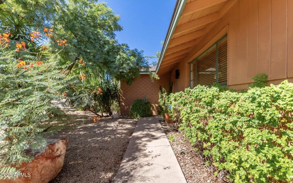 7536 E COOLIDGE Street, Scottsdale, AZ 85251 — photo 1 of 28