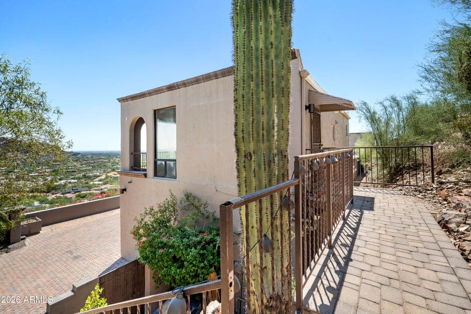 6900 N HIGHLANDS Drive, Paradise Valley, AZ 85253 — photo 1 of 17