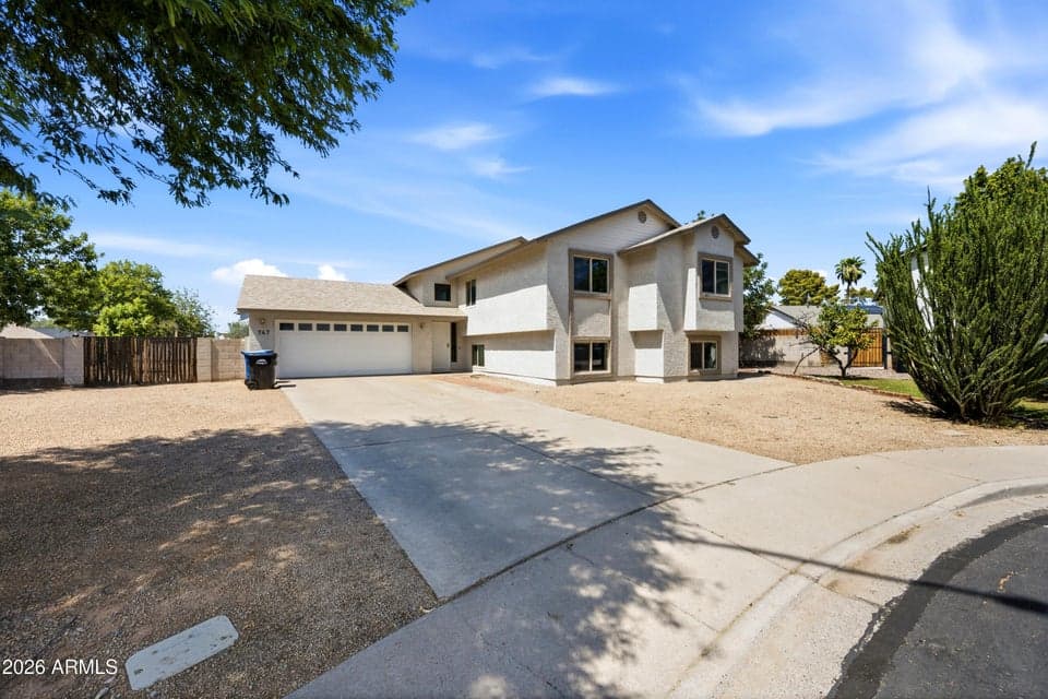 Great home located on a cul de sac with RV gate