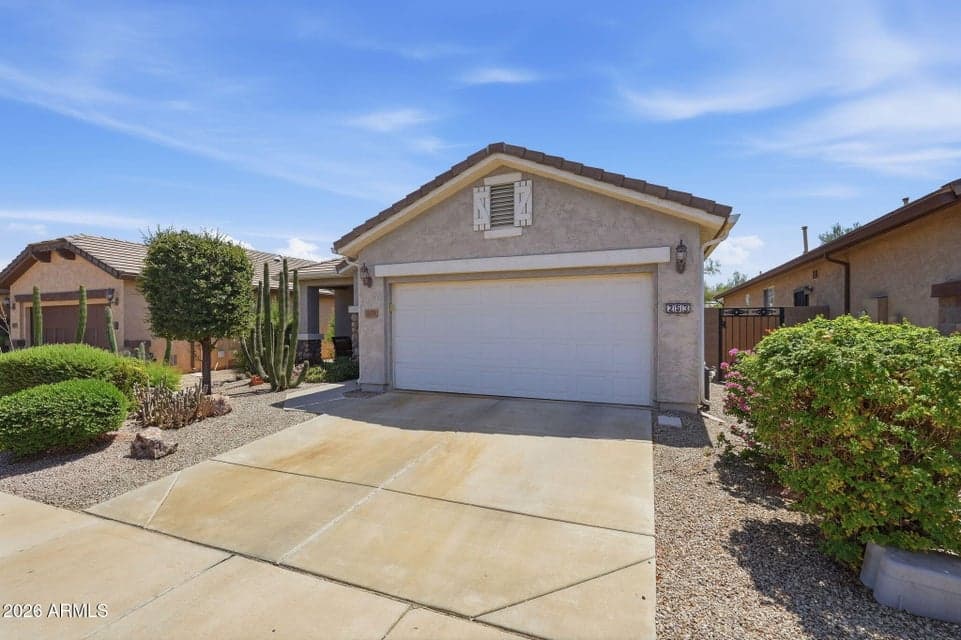 253 W SADDLEBAG Lane, San Tan Valley, AZ 85143 — photo 1 of 33