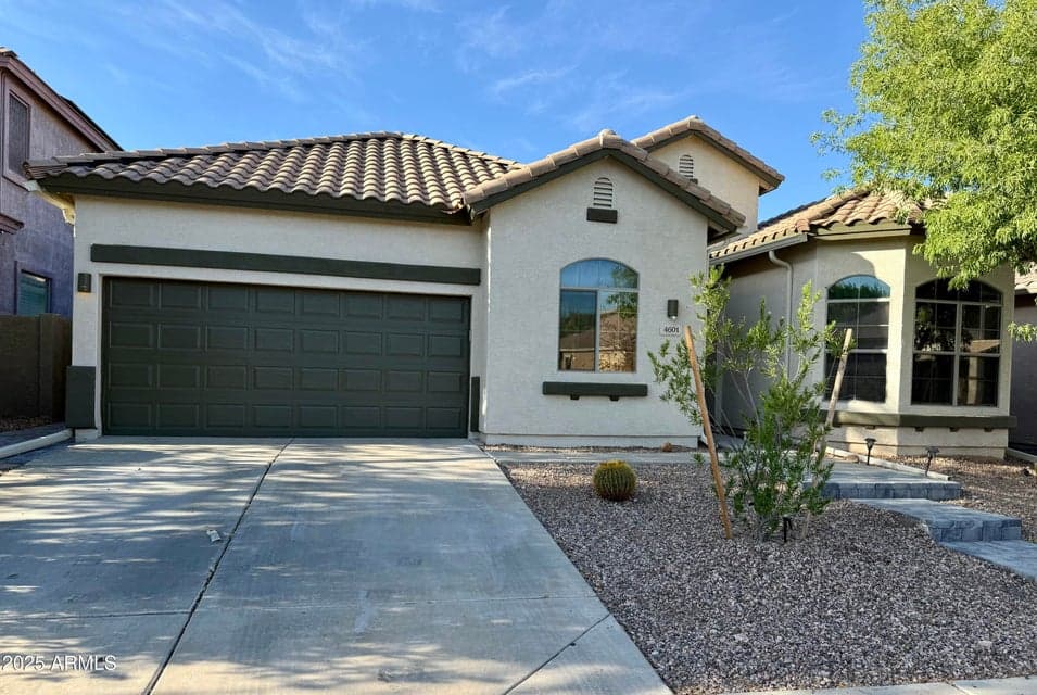 4601 W MOSS SPRINGS Road, Anthem, AZ 85086 — photo 1 of 31