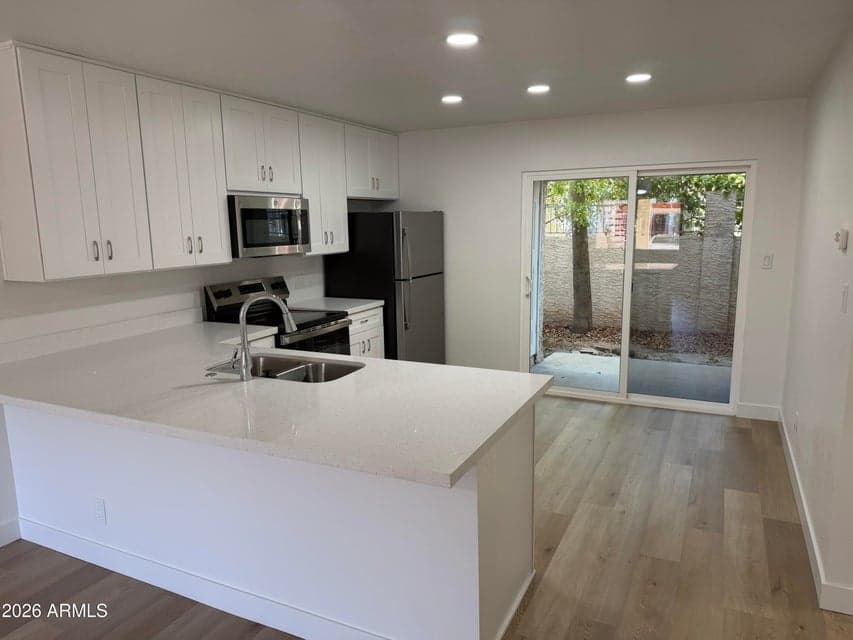 510 W UNIVERSITY Drive 103, Tempe, AZ 85281 — photo 1 of 9