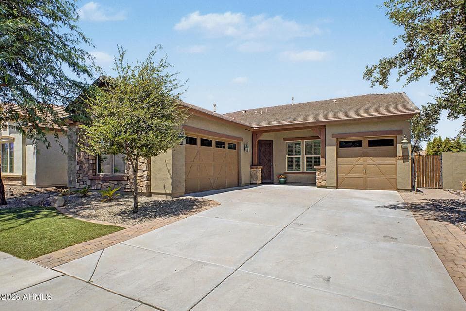 3920 E HORSESHOE Place, Chandler, AZ 85249 — photo 1 of 52