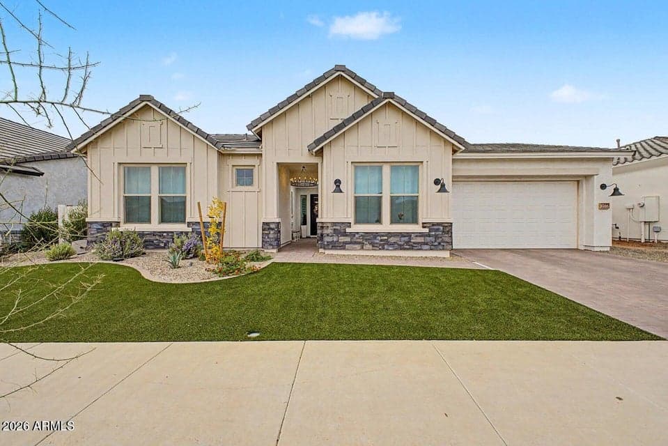 1016 W RIDGE Road, Apache Junction, AZ 85120 — photo 1 of 19