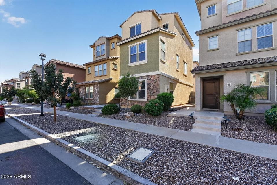 2015 N 77TH Lane, Phoenix, AZ 85035 — photo 1 of 27