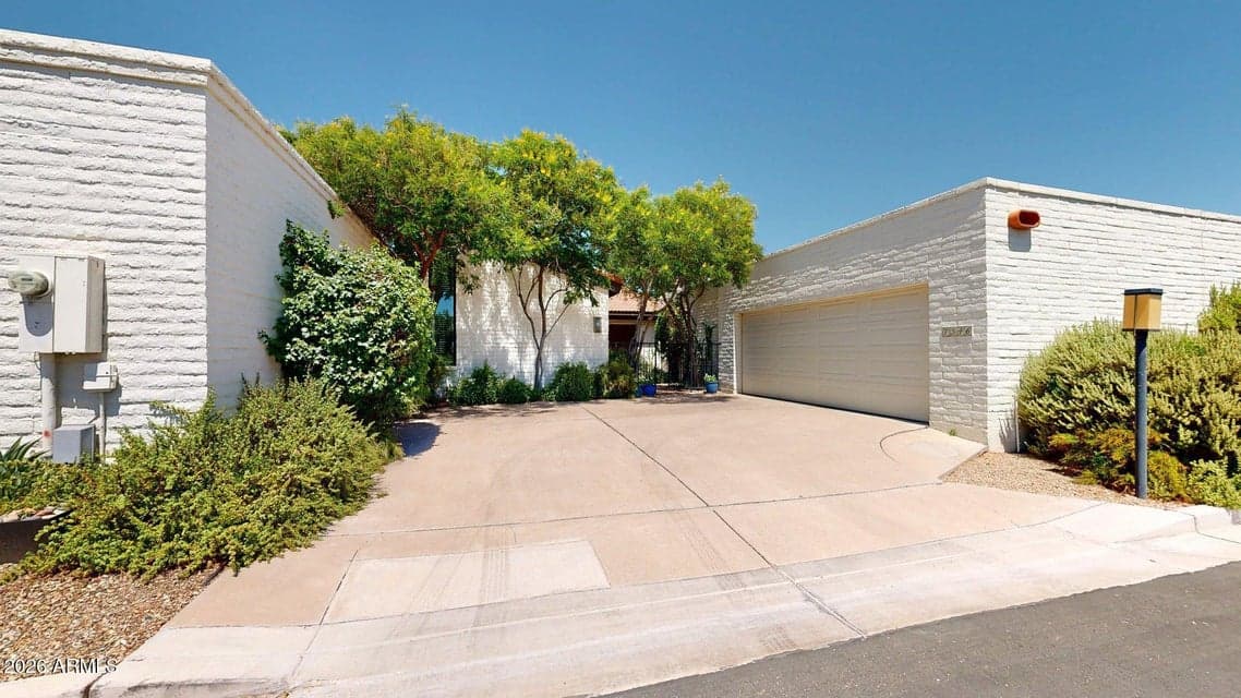 7346 E KRALL Street, Scottsdale, AZ 85250 — photo 1 of 36