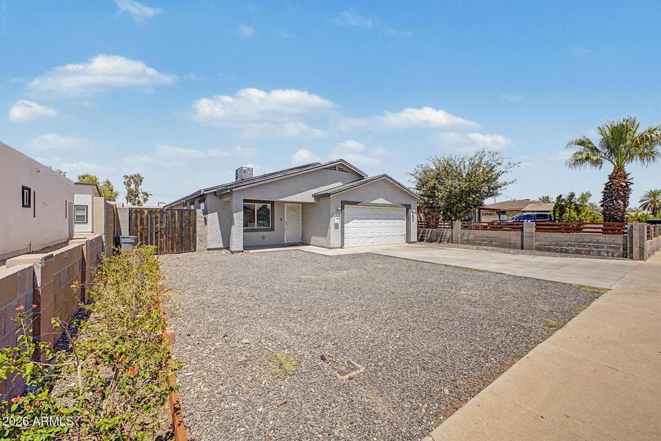 3828 W LATHAM Street, Phoenix, AZ 85009 — photo 1 of 23