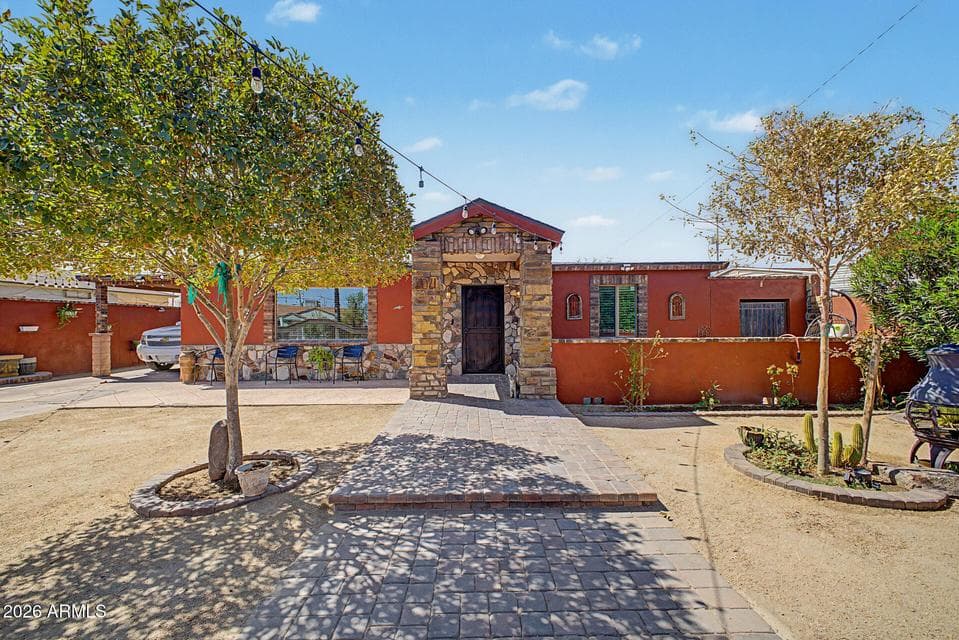 3021 W VILLA Street, Phoenix, AZ 85009 — photo 1 of 28