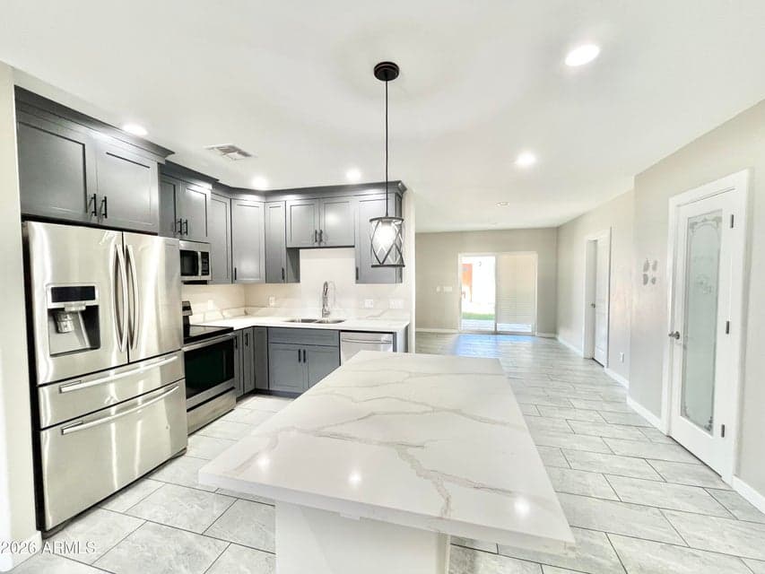 5211 N 8TH Place, Phoenix, AZ 85014 — photo 1 of 37