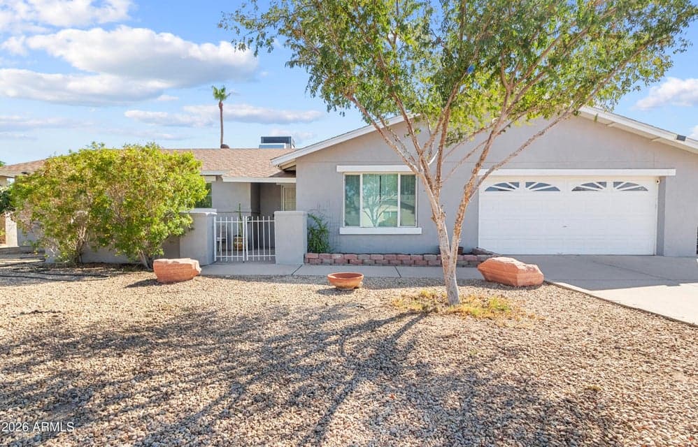 4753 W LUPINE Avenue, Glendale, AZ 85304 — photo 1 of 33