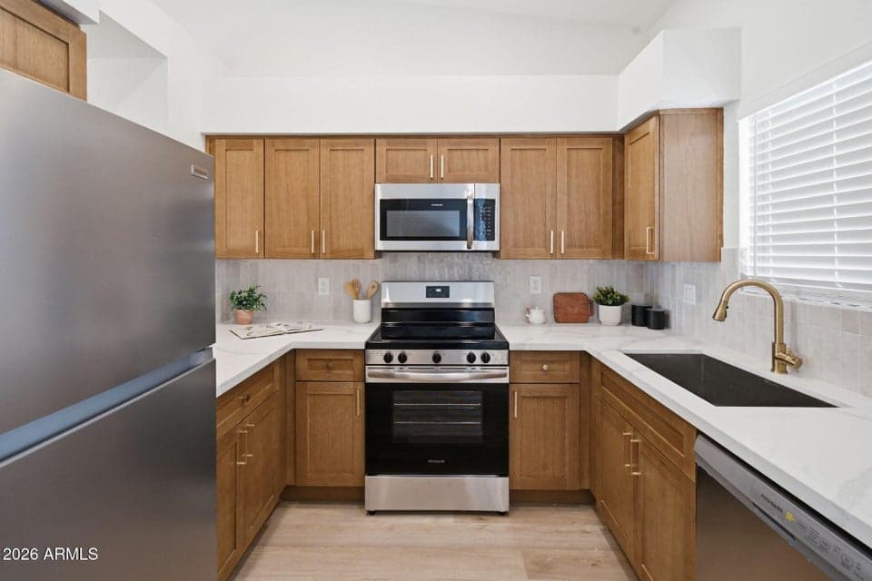 6230 N 33RD Avenue 103, Phoenix, AZ 85017 — photo 1 of 25