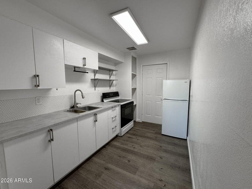 1320 N 48TH Place 2, Phoenix, AZ 85008 — photo 1 of 25