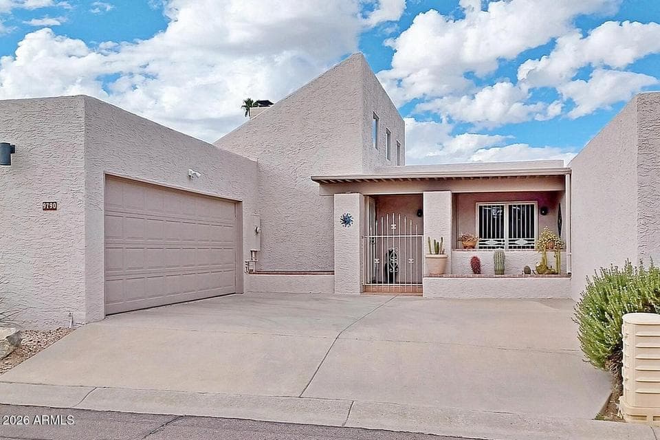 9790 N BAYLOR Drive, Fountain Hills, AZ 85268 — photo 1 of 33