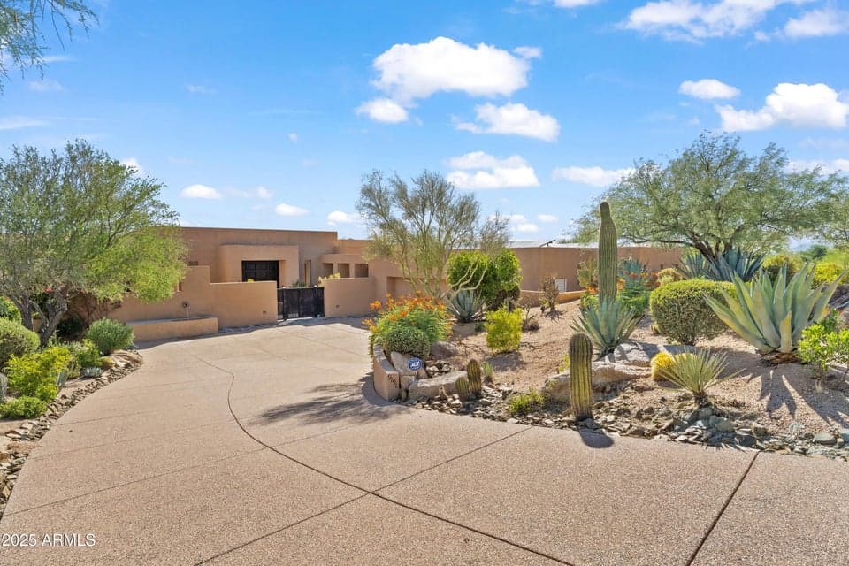 9191 E HAPPY HOLLOW Drive, Scottsdale, AZ 85262 — photo 1 of 42