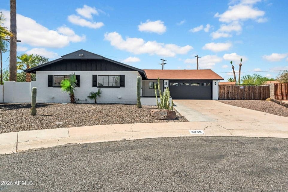 3946 W NORTHVIEW Avenue, Phoenix, AZ 85051 — photo 1 of 29