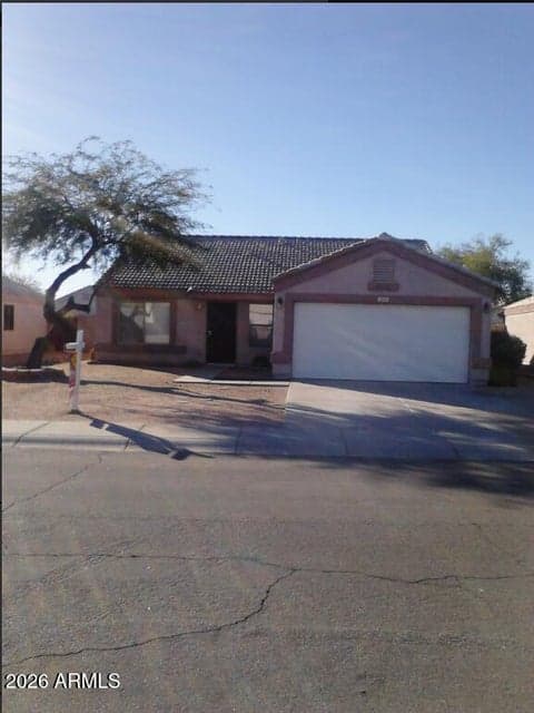 Apache Junction — photo 1 of 2