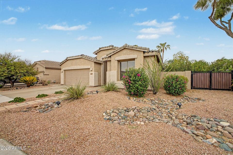 2131 E AUGUSTA Avenue, Chandler, AZ 85249 — photo 1 of 34