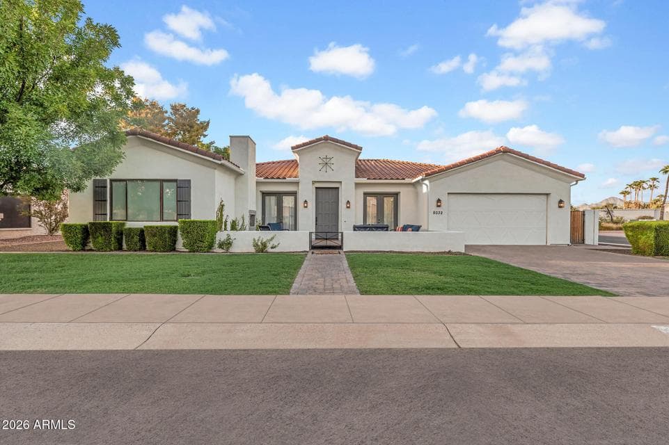8032 E DEL LATON Drive, Scottsdale, AZ 85258 — photo 1 of 38