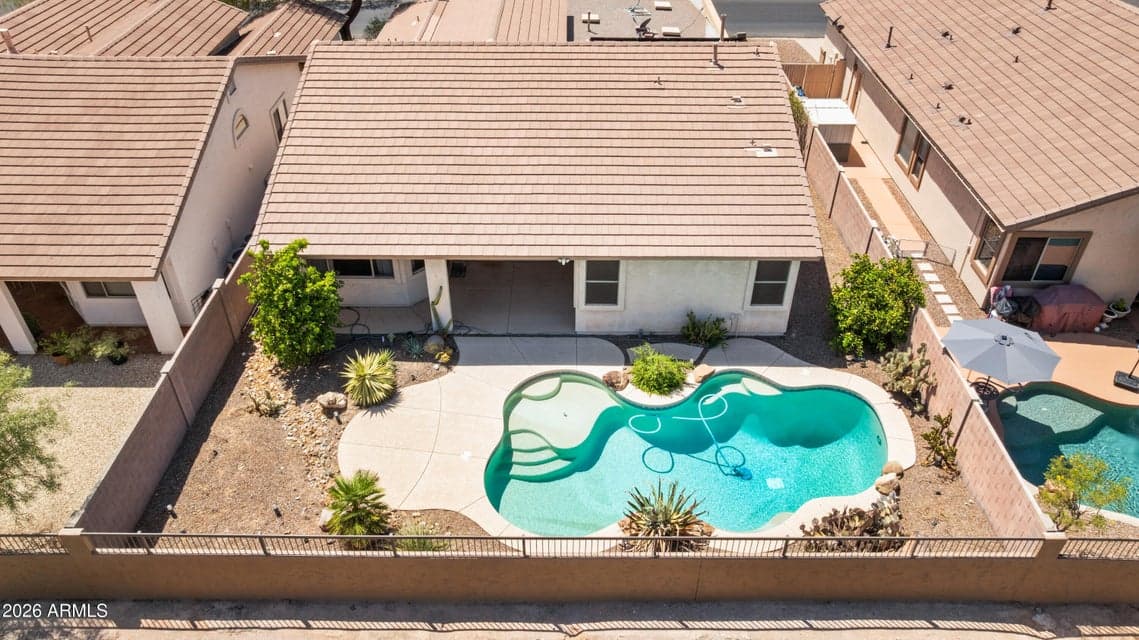 2517 N RAVEN Circle, Mesa, AZ 85207 — photo 1 of 20