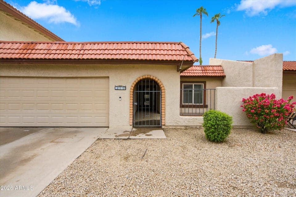 5210 E SAGUARO Circle, Phoenix, AZ 85044 — photo 1 of 33