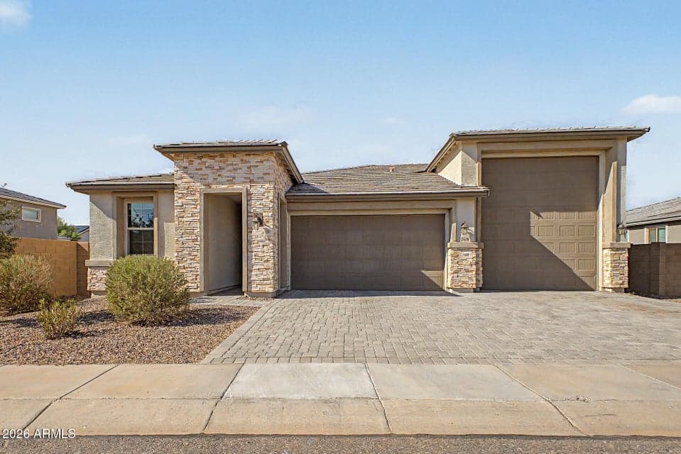 768 W PALO VERDE Drive, Casa Grande, AZ 85122 — photo 1 of 38