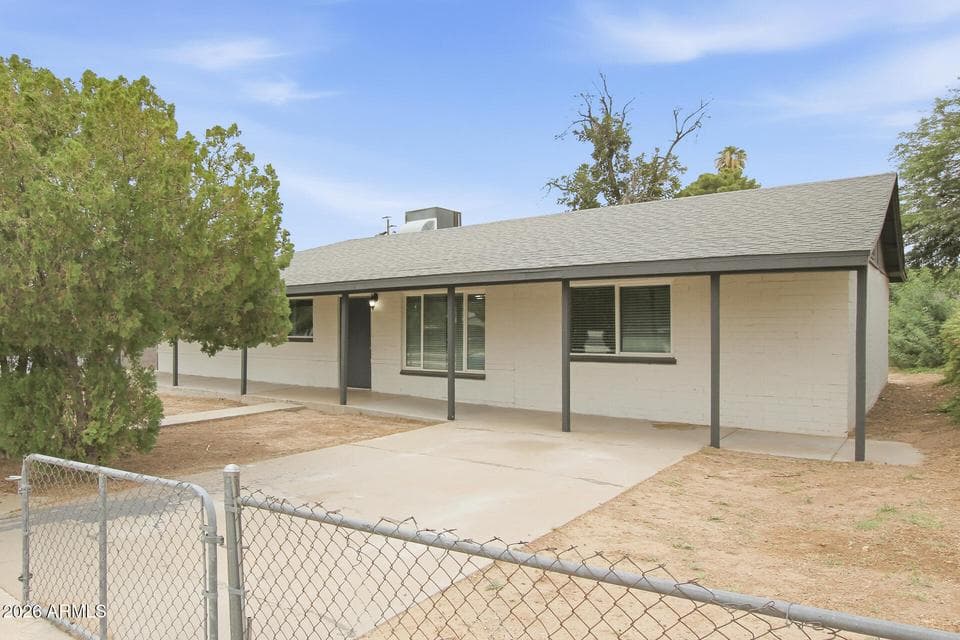 310 4TH Avenue W, Buckeye, AZ 85326 — photo 1 of 21