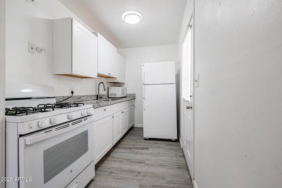 3315 E CAMBRIDGE Avenue 3, Phoenix, AZ 85008 — photo 1 of 25