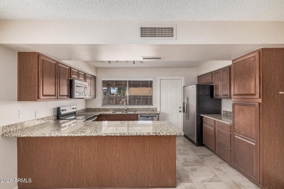 300 W EL ALBA Way, Chandler, AZ 85225 — photo 1 of 20