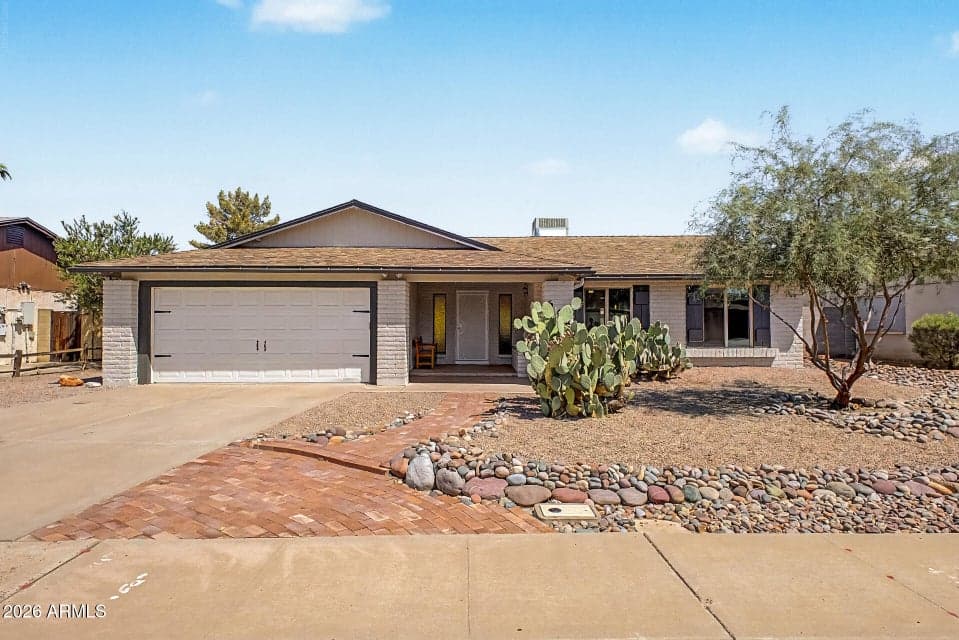 648 W KILAREA Avenue, Mesa, AZ 85210 — photo 1 of 34