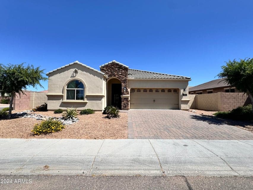 172 E CRESCENT Place, Chandler, AZ 85249 — photo 1 of 41