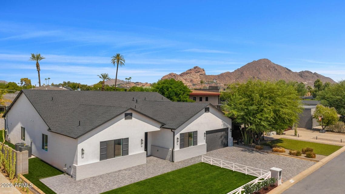 4048 E MINNEZONA Avenue, Phoenix, AZ 85018 — photo 1 of 15