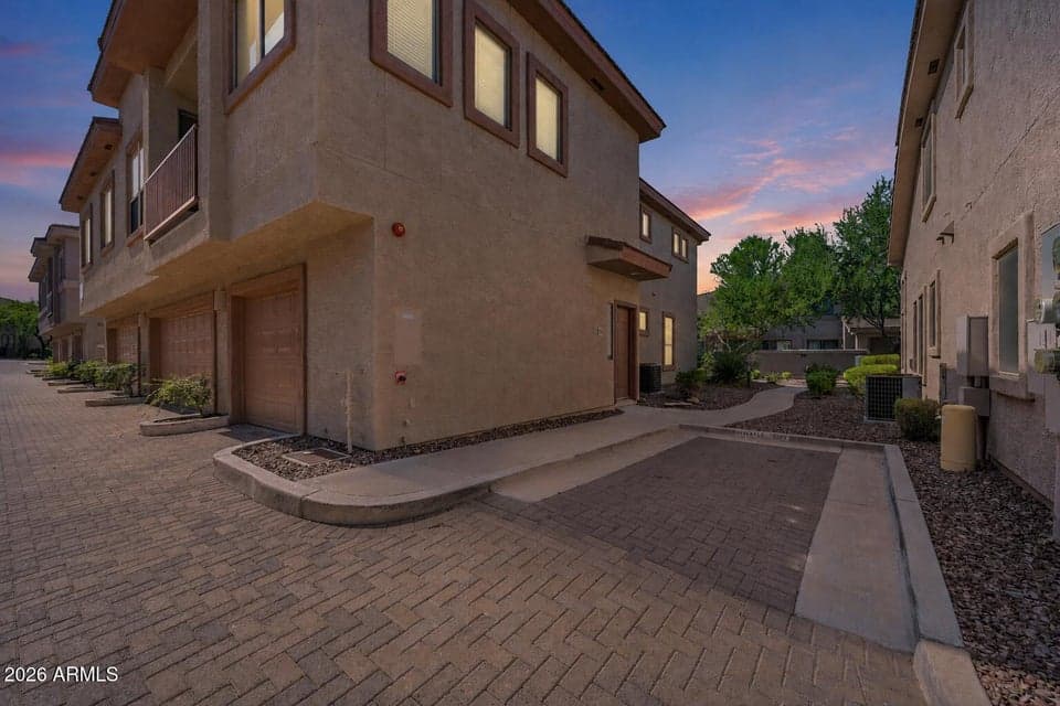 42424 N GAVILAN PEAK Parkway 5206, Anthem, AZ 85086 — photo 1 of 21
