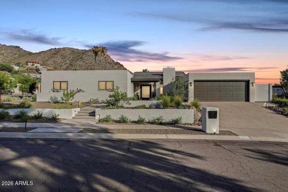 2221 E Nicolet Avenue, Phoenix, AZ 85020 — photo 1 of 43