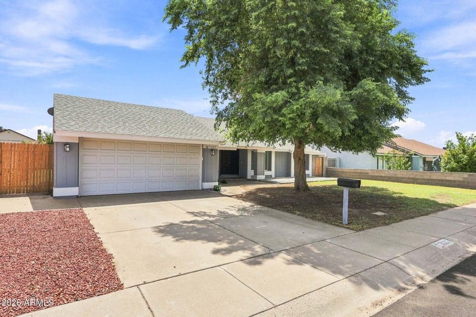 7635 W COLLEGE Drive, Phoenix, AZ 85033 — photo 1 of 30