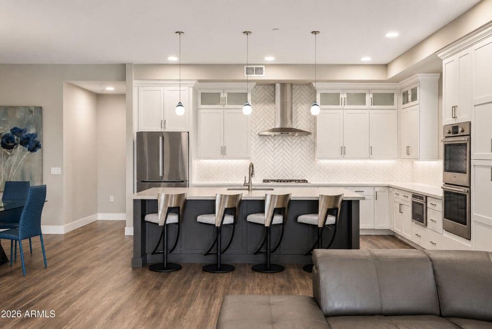 5250 E DEER VALLEY Drive 353, Phoenix, AZ 85054 — photo 1 of 28