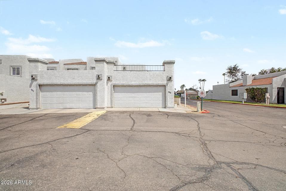 9249 N 47TH Drive, Glendale, AZ 85302 — photo 1 of 53