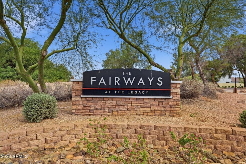 2420 E DARREL Road, Phoenix, AZ 85042 — photo 1 of 36